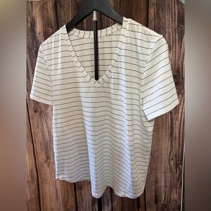 Lululemon Love Tee Short Sleeve V-Neck T-Shirt